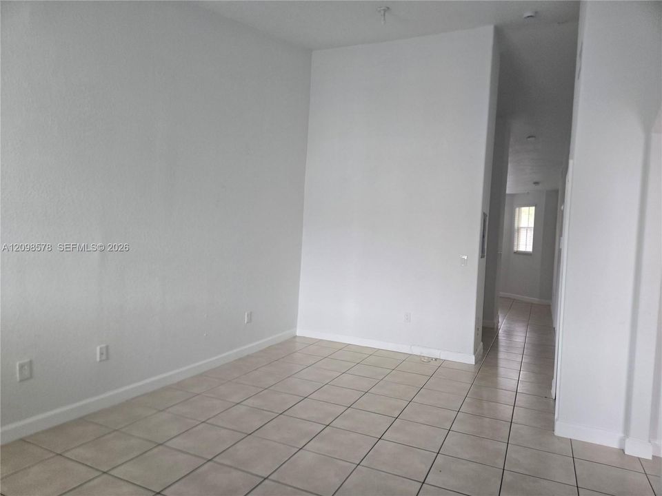 En Renta: $1,700 (2 camas, 2 baños, 930 Pies cuadrados)
