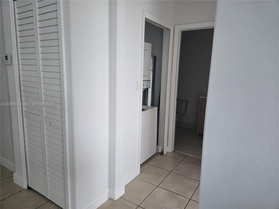 En Renta: $1,700 (2 camas, 2 baños, 930 Pies cuadrados)