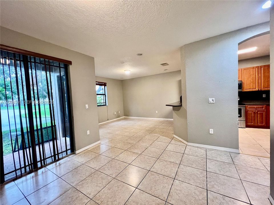 For Rent: $2,700 (3 beds, 2 baths, 1907 Square Feet)