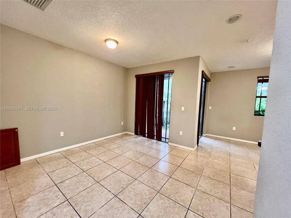 For Rent: $2,700 (3 beds, 2 baths, 1907 Square Feet)