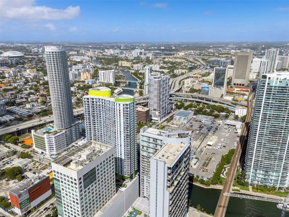 For Sale: $649,999 (2 beds, 2 baths, 1310 Square Feet)