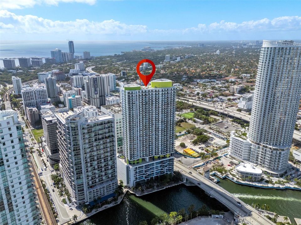 For Sale: $649,999 (2 beds, 2 baths, 1310 Square Feet)