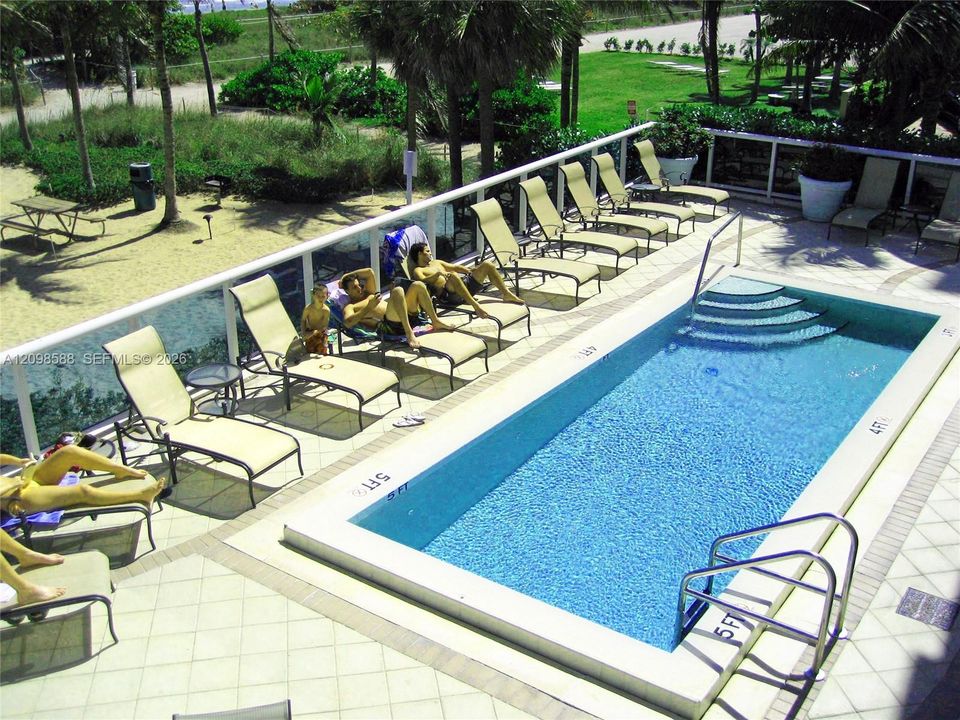 For Rent: $6,500 (3 beds, 2 baths, 1239 Square Feet)