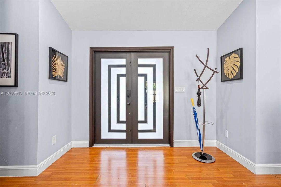 For Sale: $725,000 (3 beds, 2 baths, 1799 Square Feet)