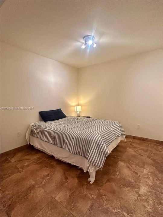 En Venta: $295,000 (1 camas, 2 baños, 954 Pies cuadrados)