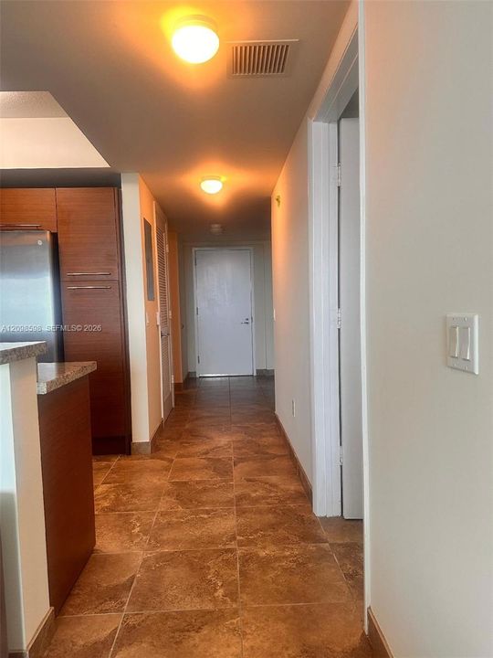 En Venta: $295,000 (1 camas, 2 baños, 954 Pies cuadrados)