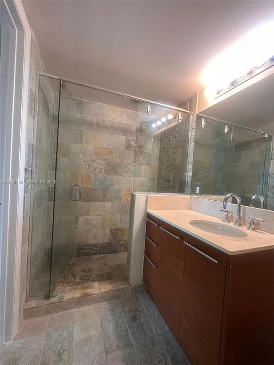 En Venta: $295,000 (1 camas, 2 baños, 954 Pies cuadrados)