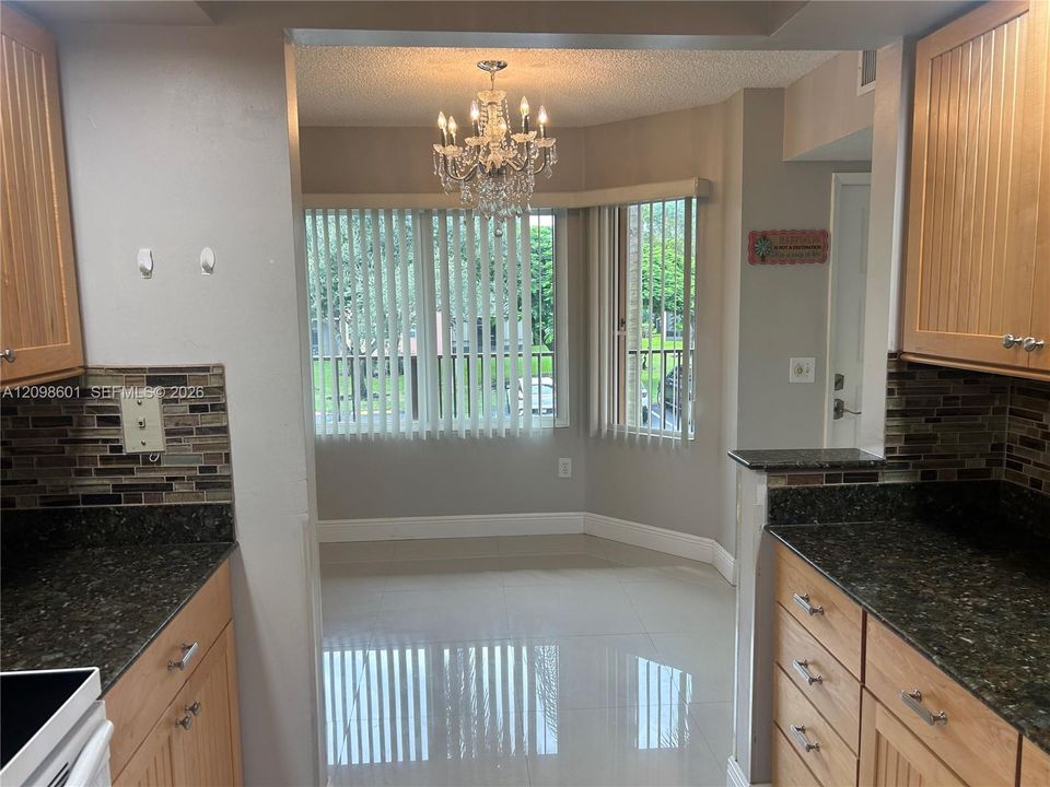 For Sale: $270,000 (2 beds, 2 baths, 1364 Square Feet)