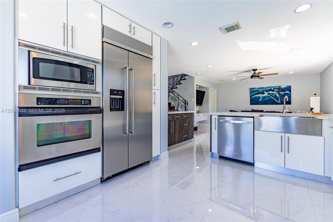 For Sale: $899,999 (4 beds, 2 baths, 2078 Square Feet)