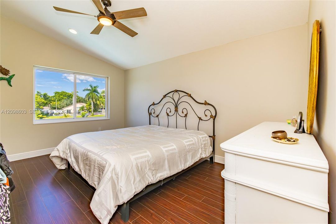 For Sale: $899,999 (4 beds, 2 baths, 2078 Square Feet)