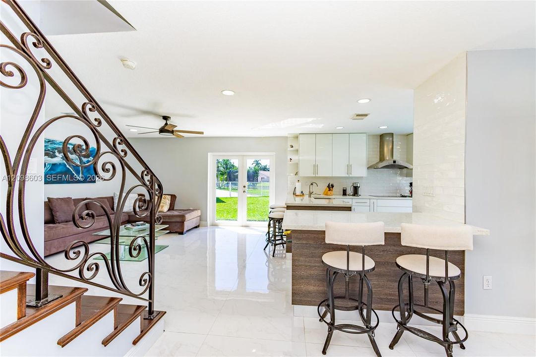 For Sale: $899,999 (4 beds, 2 baths, 2078 Square Feet)