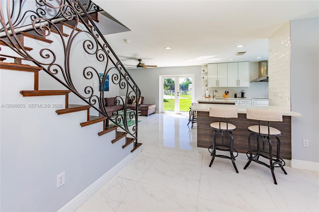 For Sale: $899,999 (4 beds, 2 baths, 2078 Square Feet)