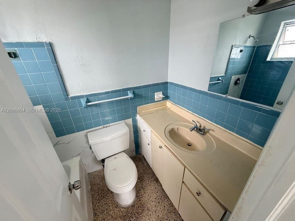 For Rent: $1,700 (1 beds, 1 baths, 7714 Square Feet)