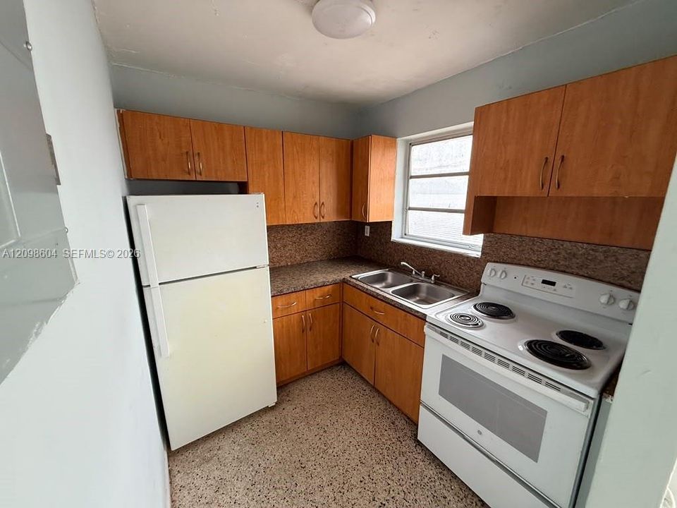 For Rent: $1,700 (1 beds, 1 baths, 7714 Square Feet)