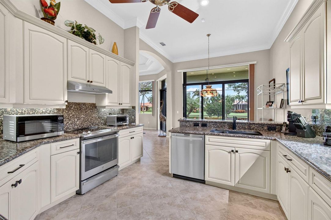 Large Kitchen