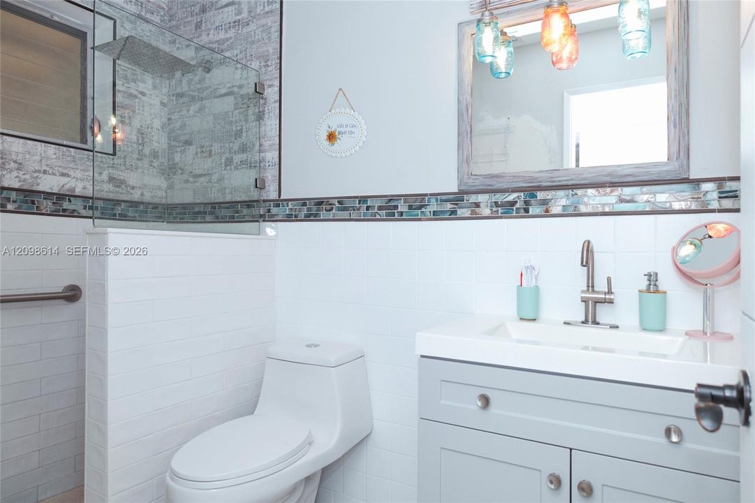 For Sale: $135,000 (1 beds, 1 baths, 576 Square Feet)