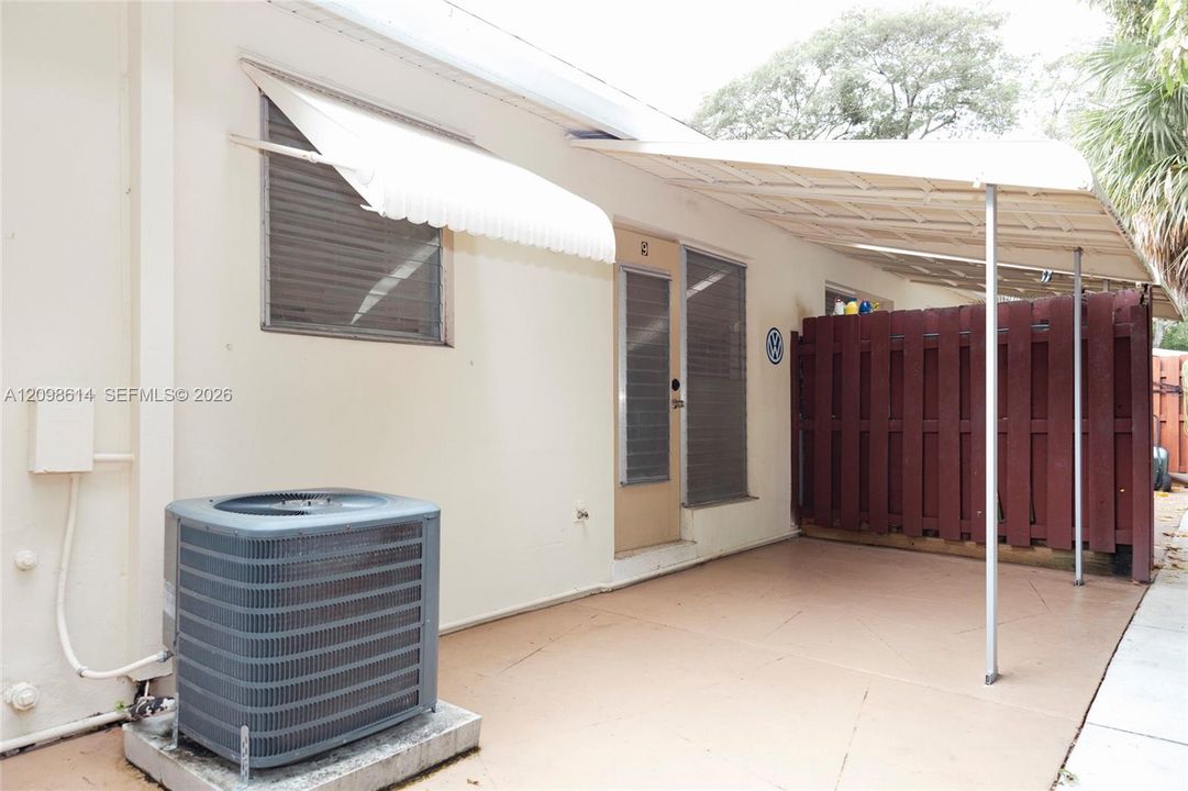 For Sale: $135,000 (1 beds, 1 baths, 576 Square Feet)