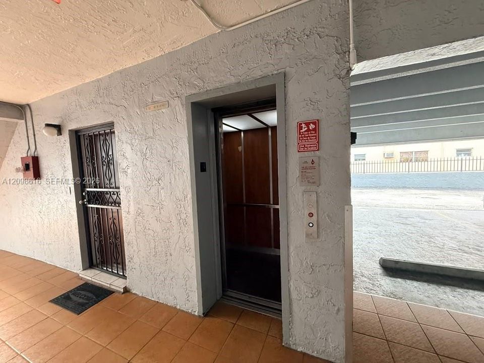 For Rent: $1,750 (1 beds, 1 baths, 529 Square Feet)