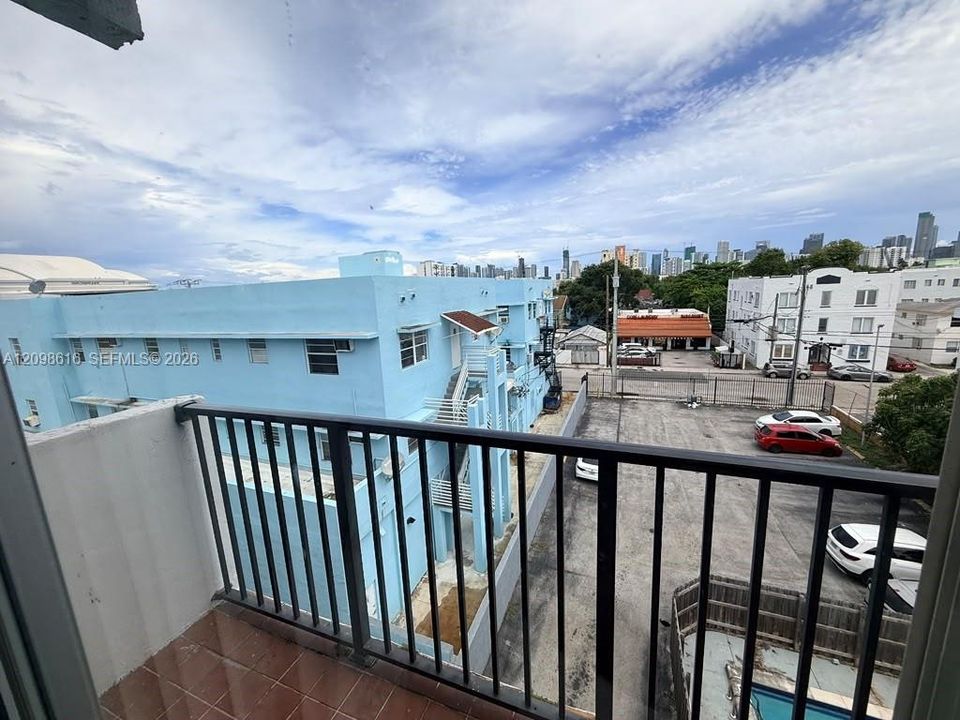 For Rent: $1,750 (1 beds, 1 baths, 529 Square Feet)