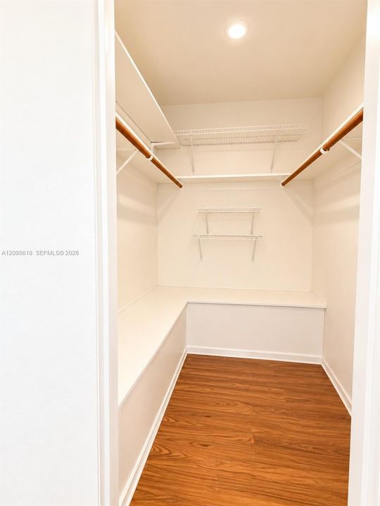 For Rent: $2,600 (2 beds, 1 baths, 1132 Square Feet)
