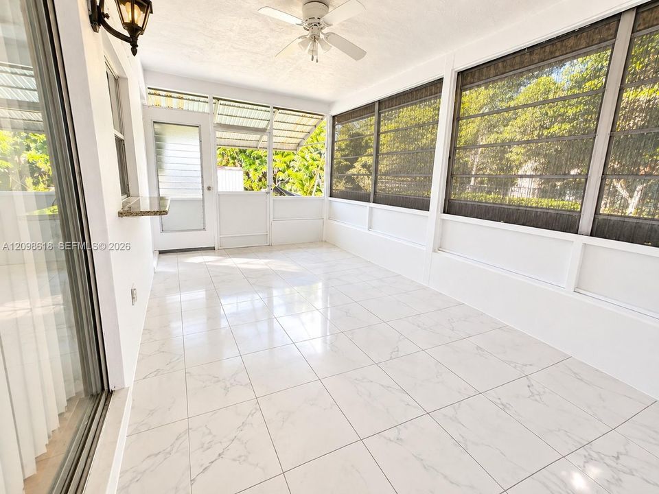 For Rent: $2,600 (2 beds, 1 baths, 1132 Square Feet)