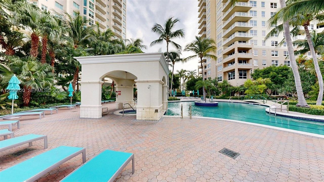 For Sale: $505,000 (2 beds, 2 baths, 1175 Square Feet)