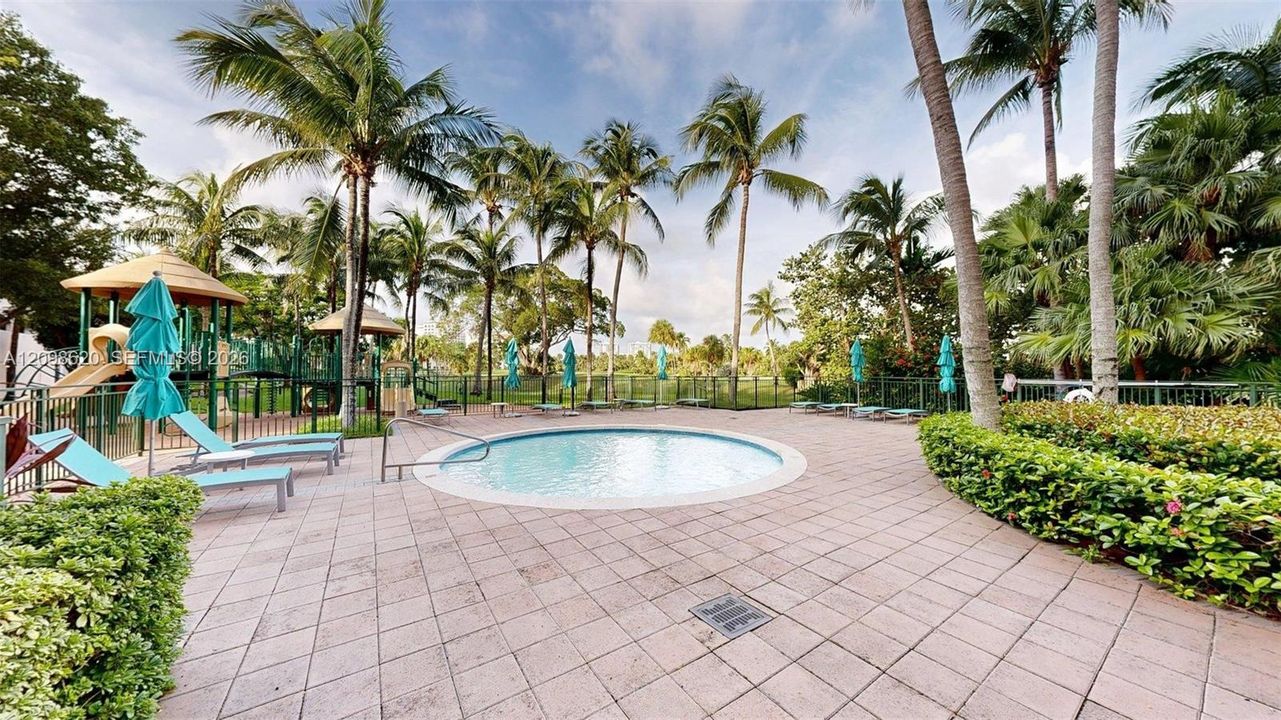For Sale: $505,000 (2 beds, 2 baths, 1175 Square Feet)