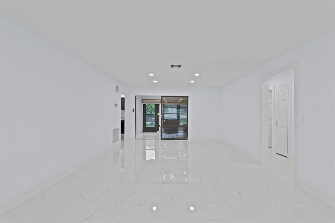 12-web-or-mls-A7409337