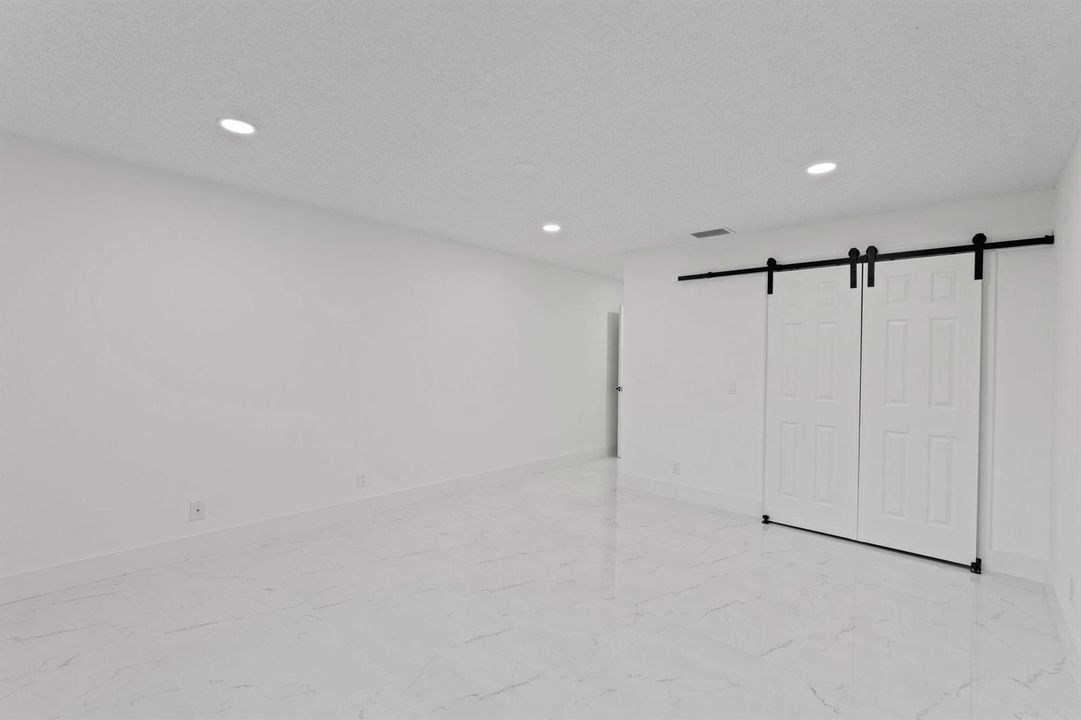 27-web-or-mls-A7409409