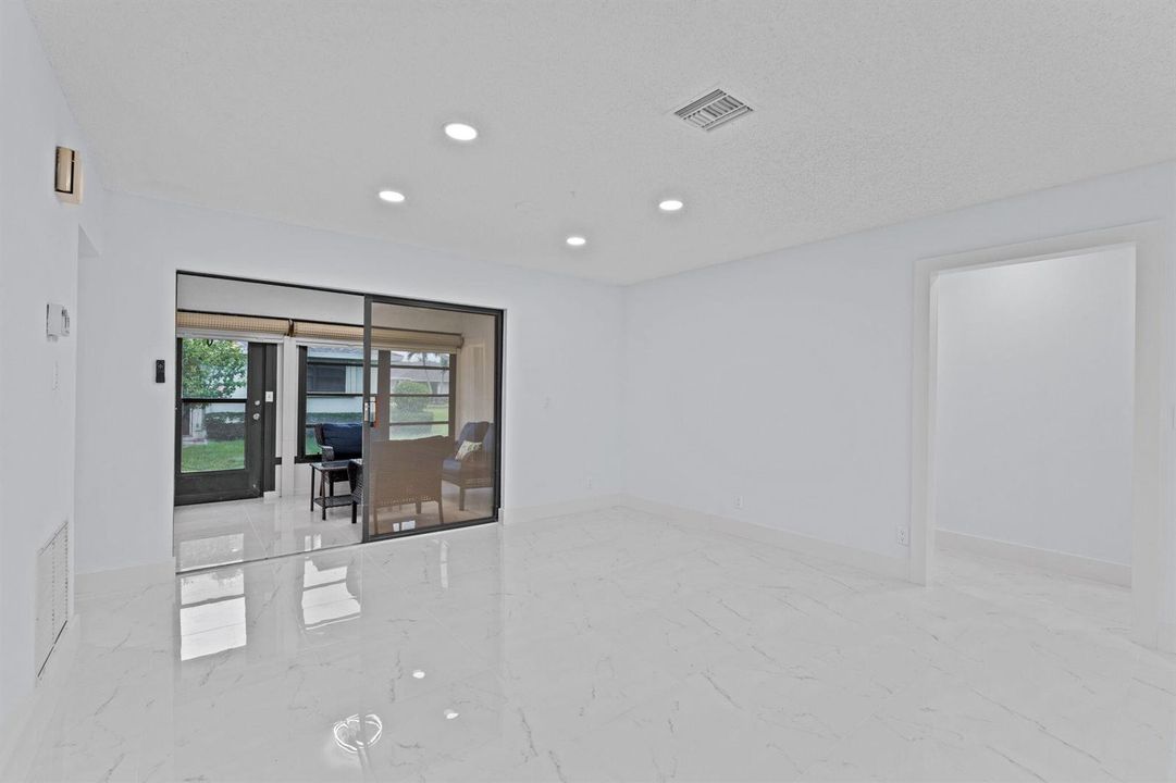 14-web-or-mls-A7409343