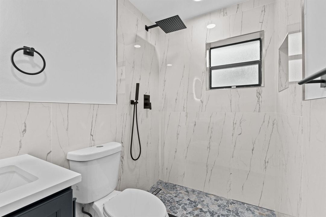 30-web-or-mls-A7409418