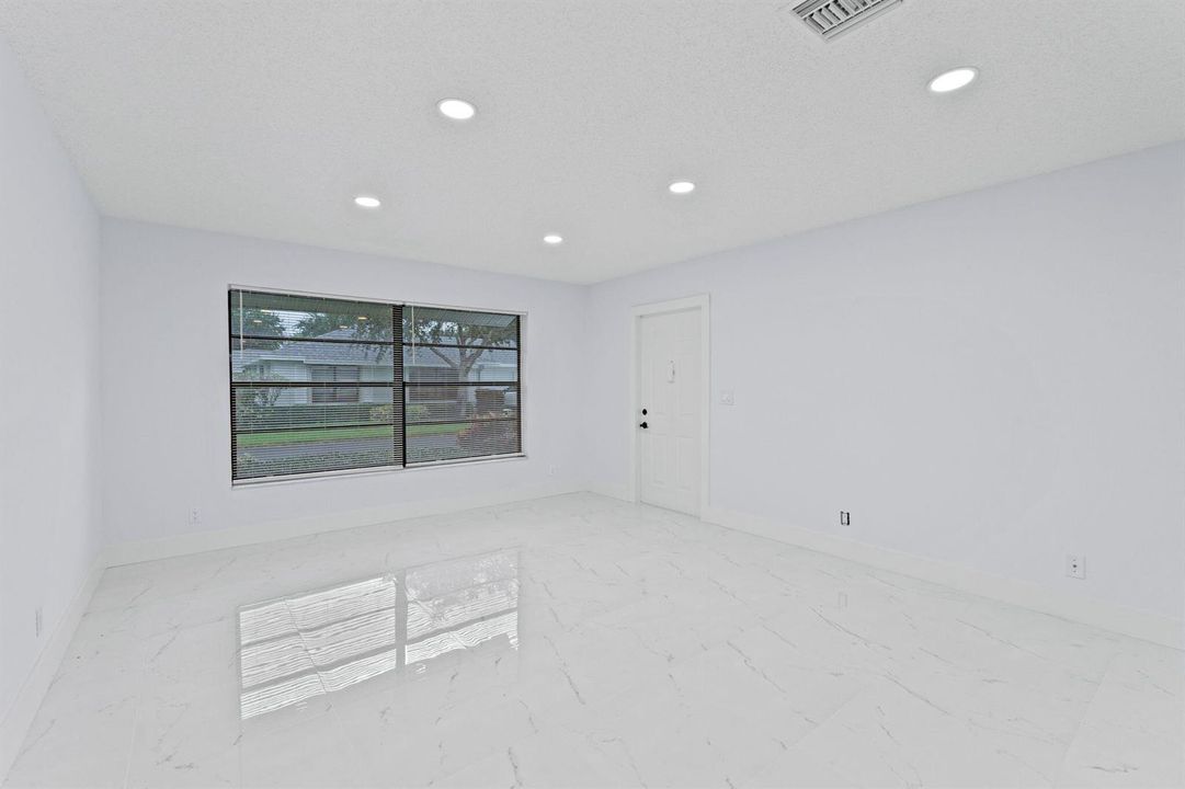 5-web-or-mls-A7409322