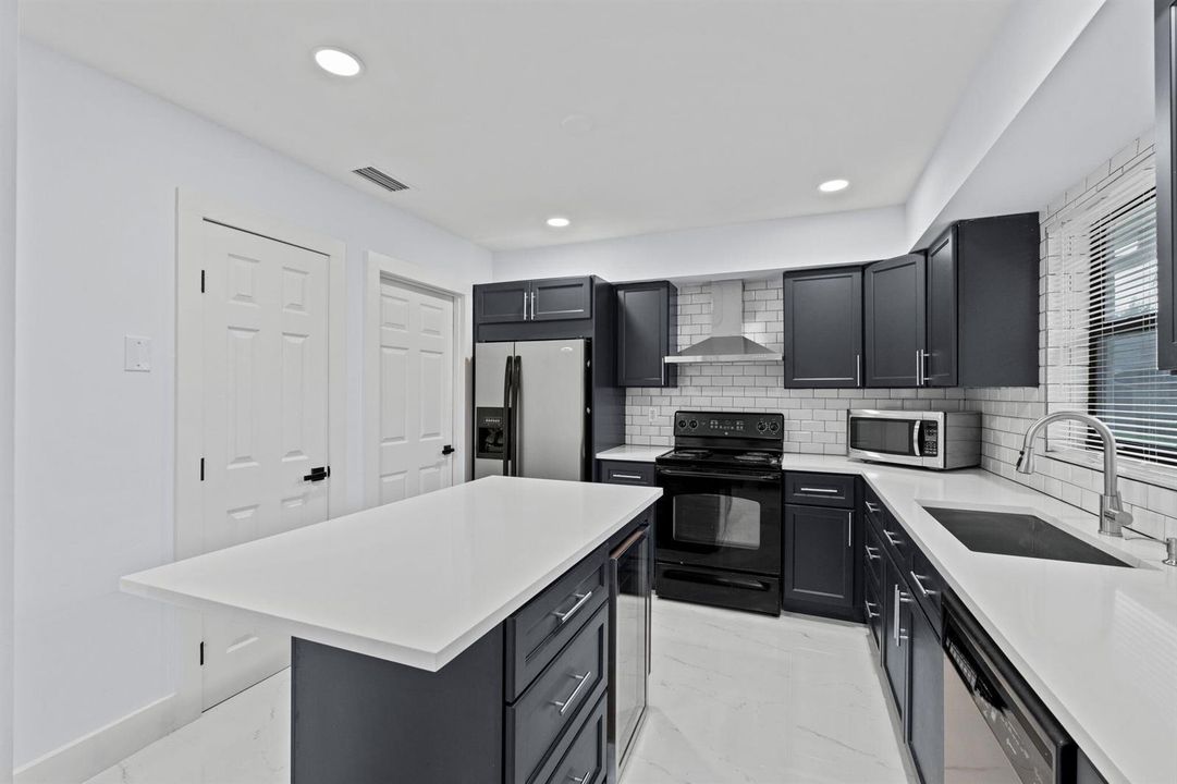 17-web-or-mls-A7409373