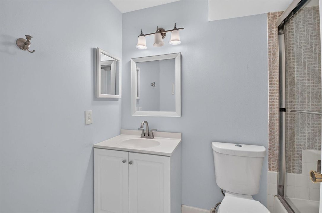 Full Bathroom