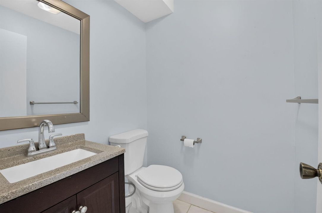 1/2 Bathroom