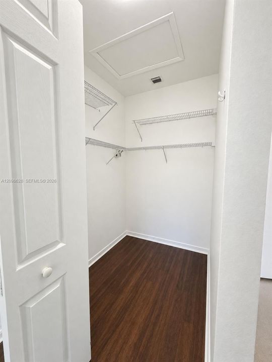 For Rent: $2,200 (2 beds, 2 baths, 1040 Square Feet)