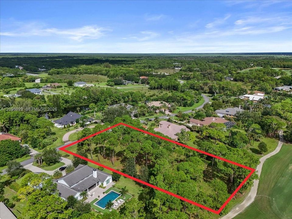 En Venta: $675,000 (0.82 acres)