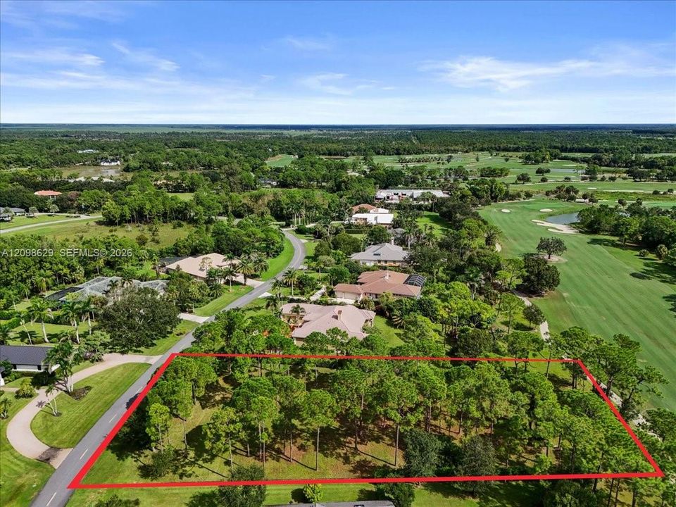 En Venta: $675,000 (0.82 acres)