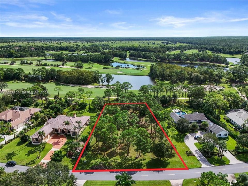 En Venta: $675,000 (0.82 acres)