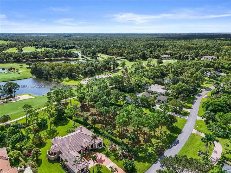 En Venta: $675,000 (0.82 acres)