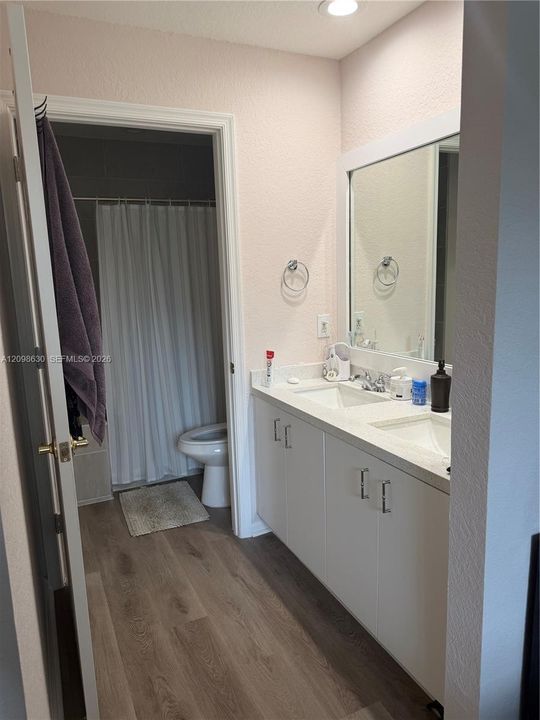 В аренду: $3,200 (2 спален, 2 ванн, 1005 Квадратных фут)