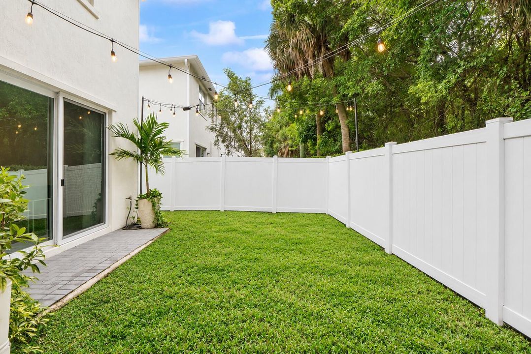 4567 Hollister Ave 14