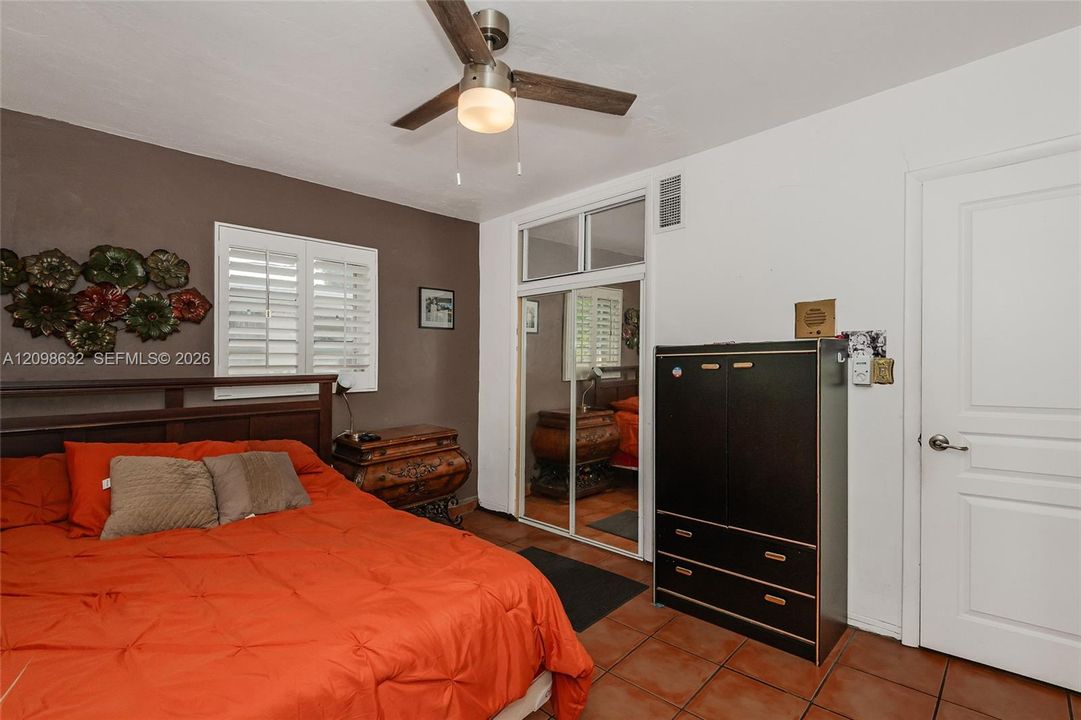 For Sale: $1,199,990 (3 beds, 2 baths, 1476 Square Feet)