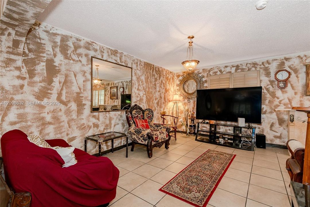 For Sale: $1,199,990 (3 beds, 2 baths, 1476 Square Feet)