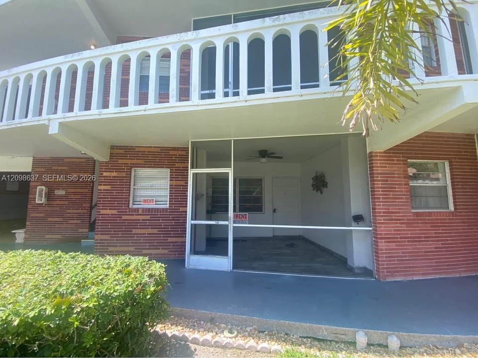 For Sale: $179,900 (1 beds, 1 baths, 736 Square Feet)
