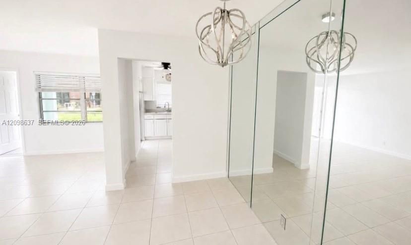 For Sale: $179,900 (1 beds, 1 baths, 736 Square Feet)