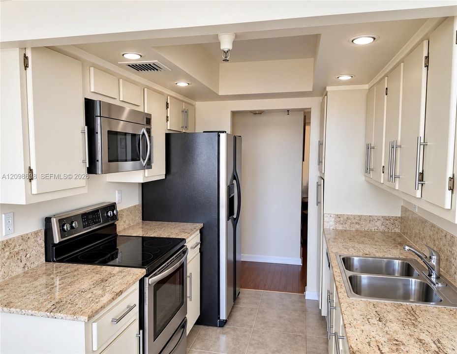 For Rent: $2,900 (2 beds, 2 baths, 1240 Square Feet)