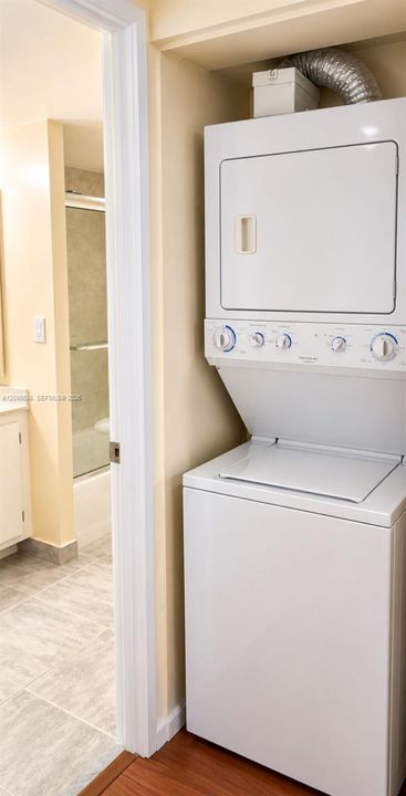 For Rent: $2,900 (2 beds, 2 baths, 1240 Square Feet)