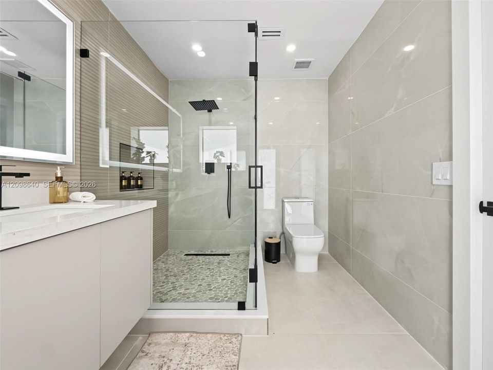 For Sale: $1,599,000 (3 beds, 2 baths, 1860 Square Feet)