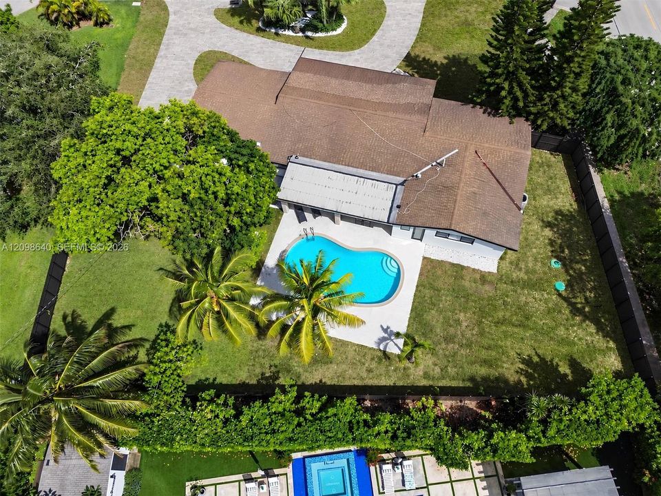 For Sale: $1,599,000 (3 beds, 2 baths, 1860 Square Feet)